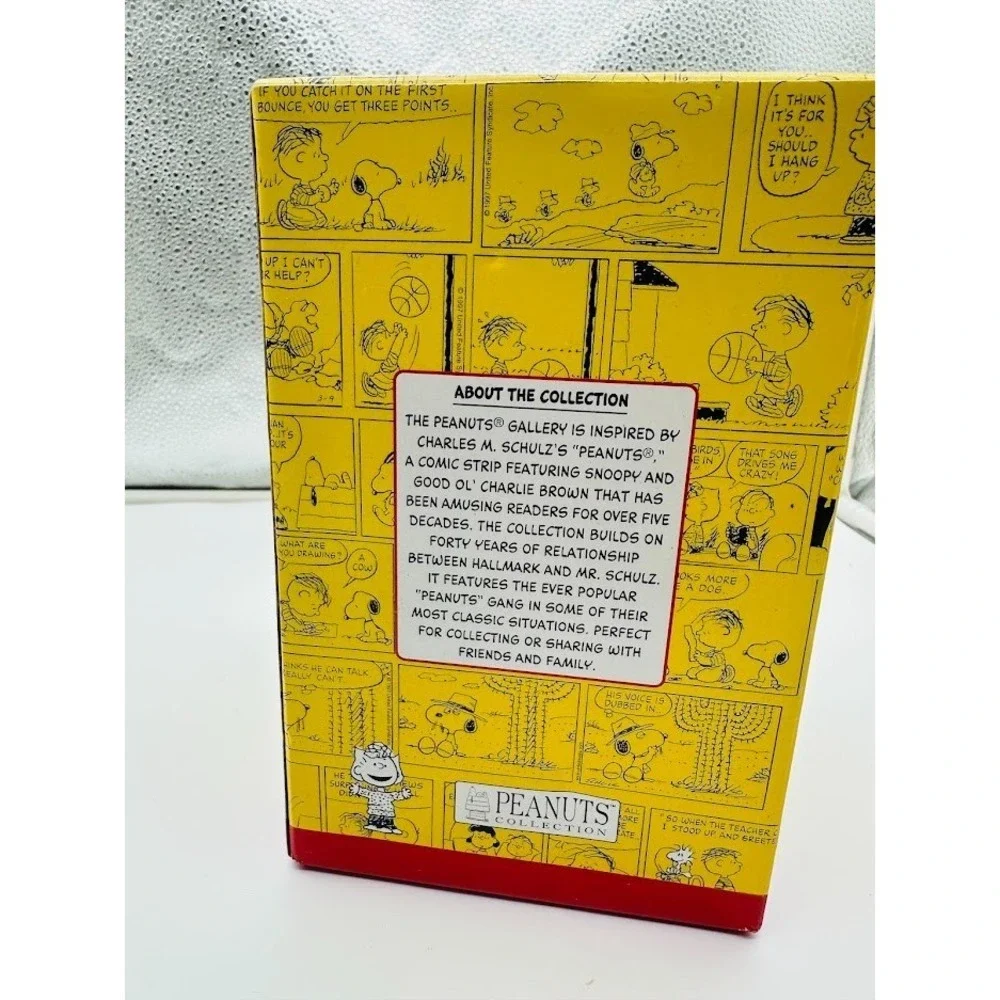 Hallmark Peanuts Snow‎ Globe Winter Games Snoopy Charlie Brown COA Box